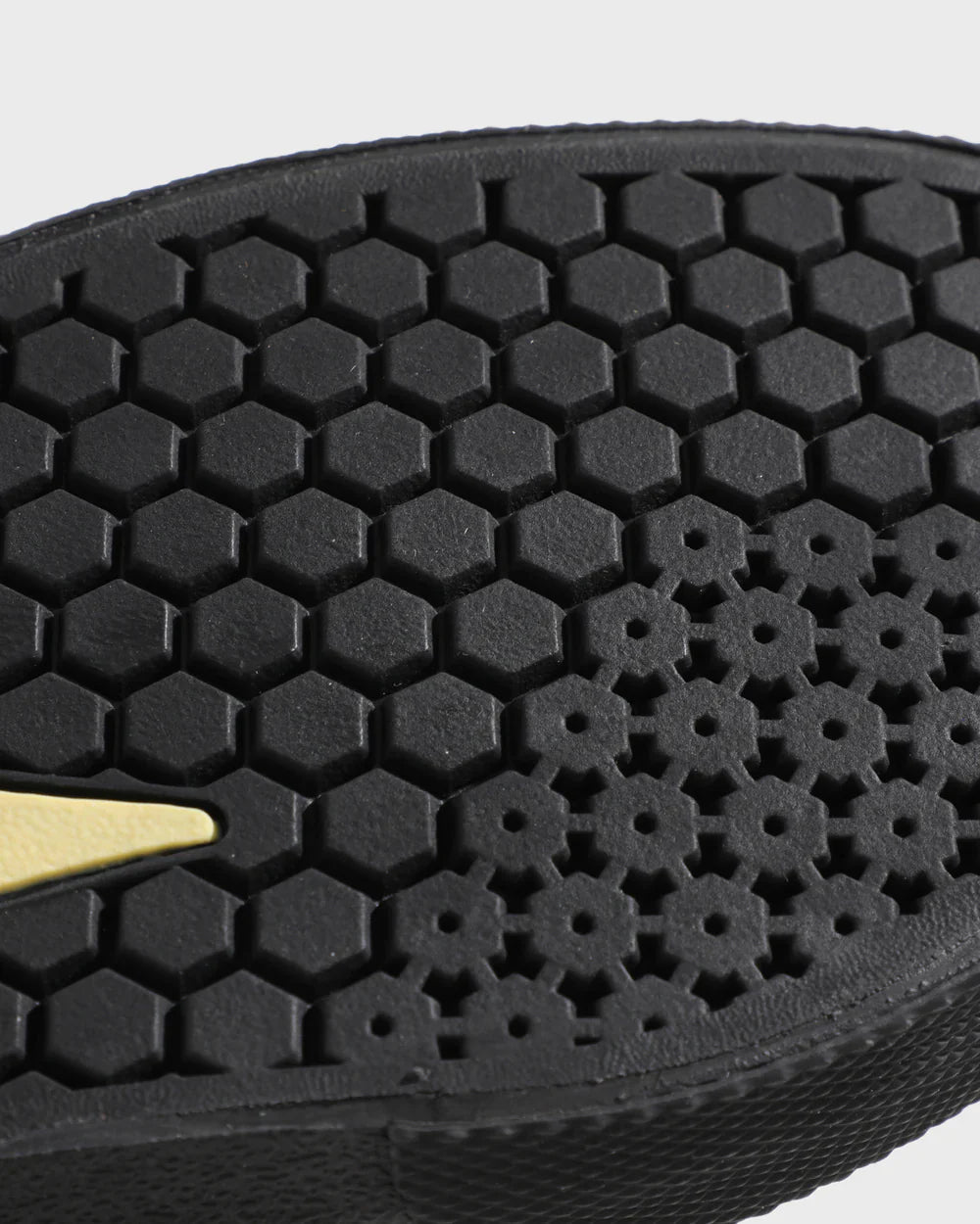 CAMBRIDGE WHITE BANANA BLACK
