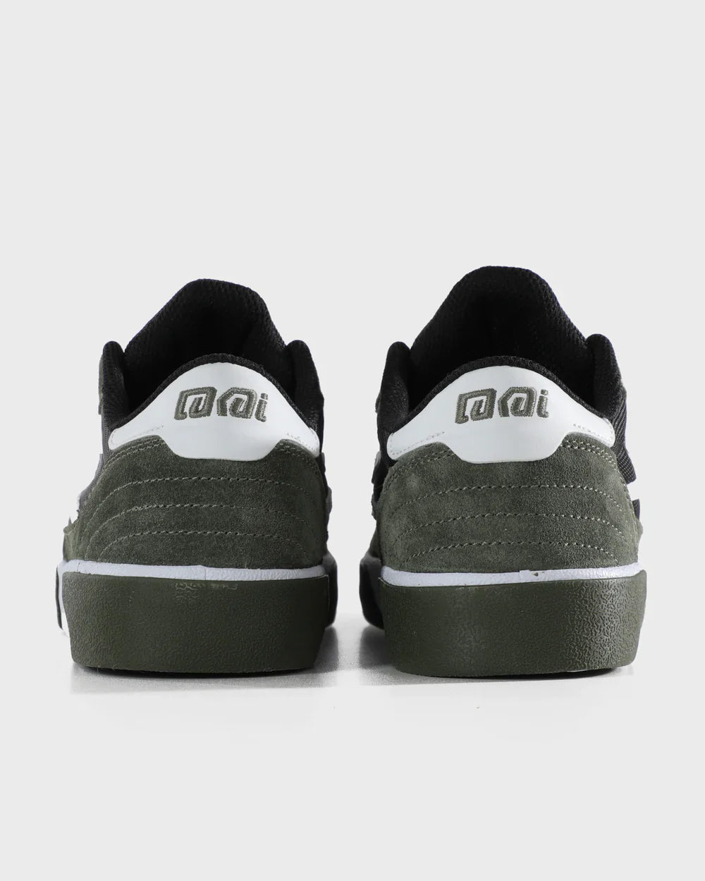 CAMBRIDGE COVERT GREEN BLACK WHITE