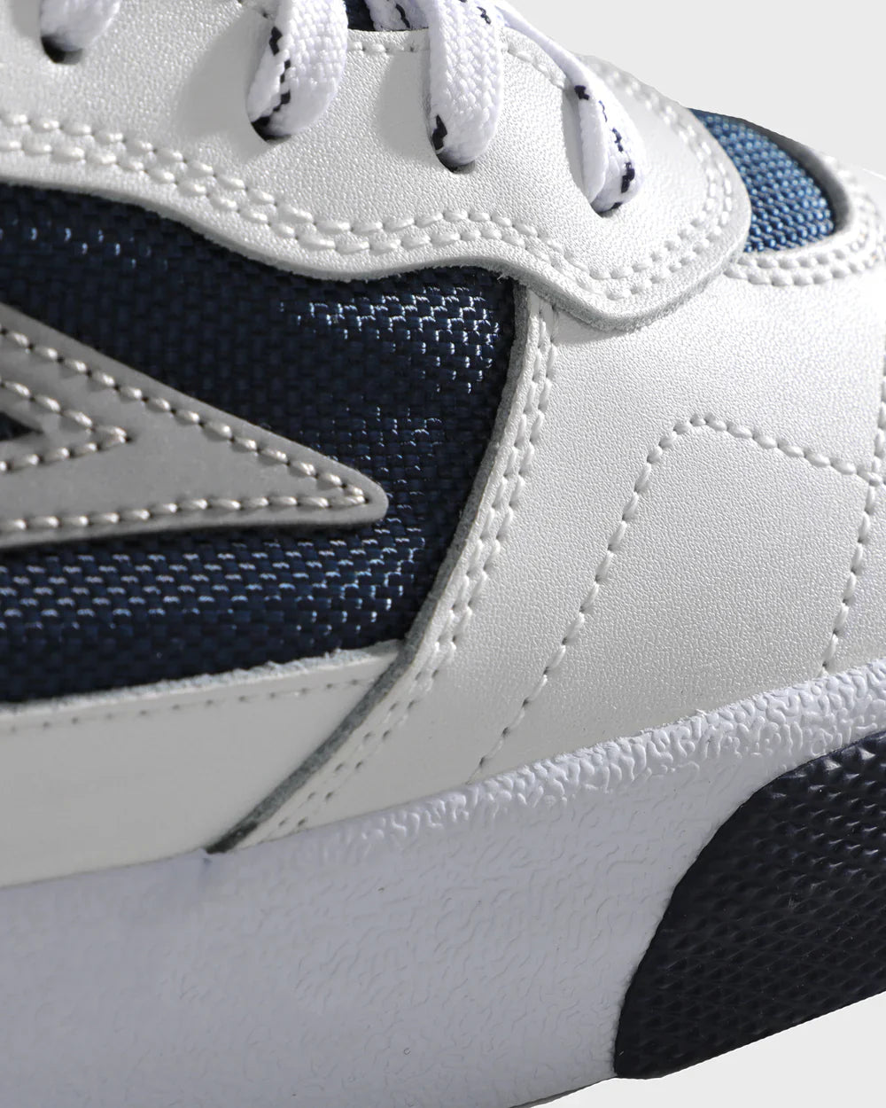 CAMBRIDGE WHITE LEATHER NAVY REFLECTIVE
