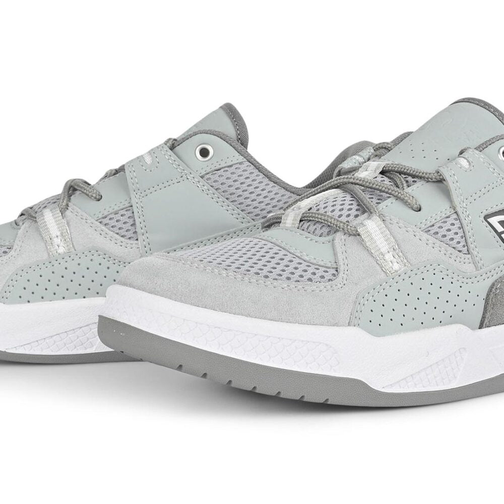 DC CONTRUCT GREY WHITE